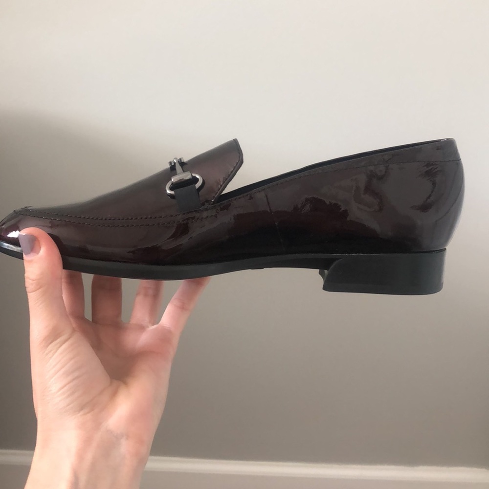 NWT PATENT LEATHER LOAFERS MUNRO